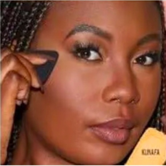 Huda Beauty Easy Bake and Snatch Setting Powder Kunafa NIB - Picture 2 of 6